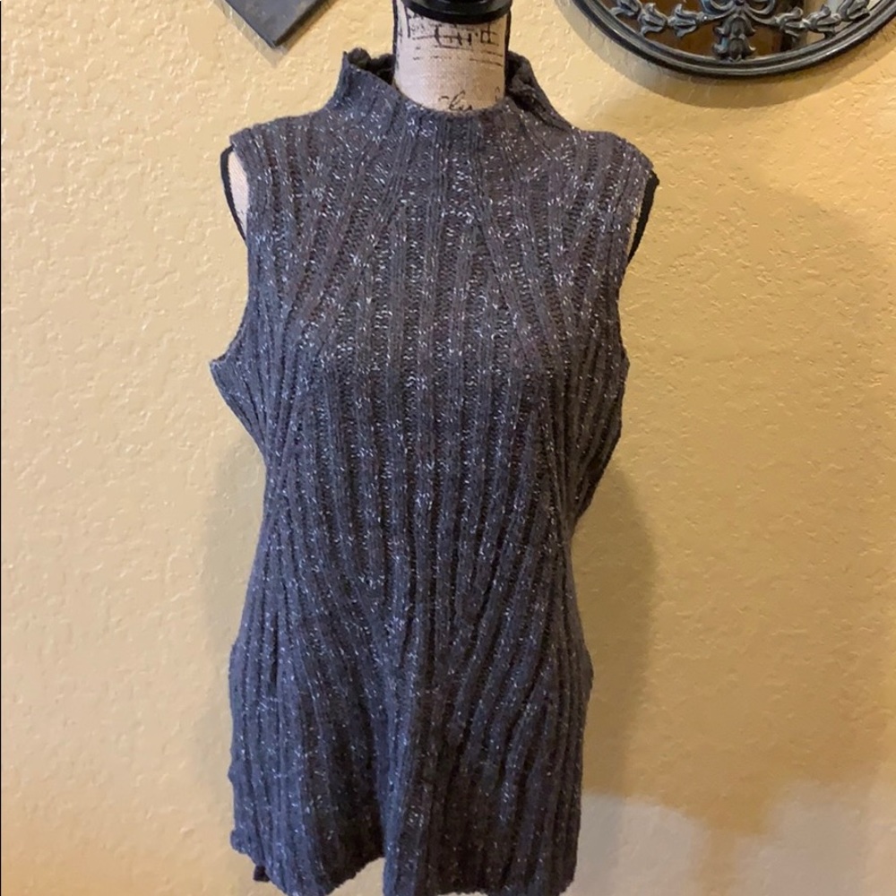 Mossimo sleeveless sweater- see offer in description